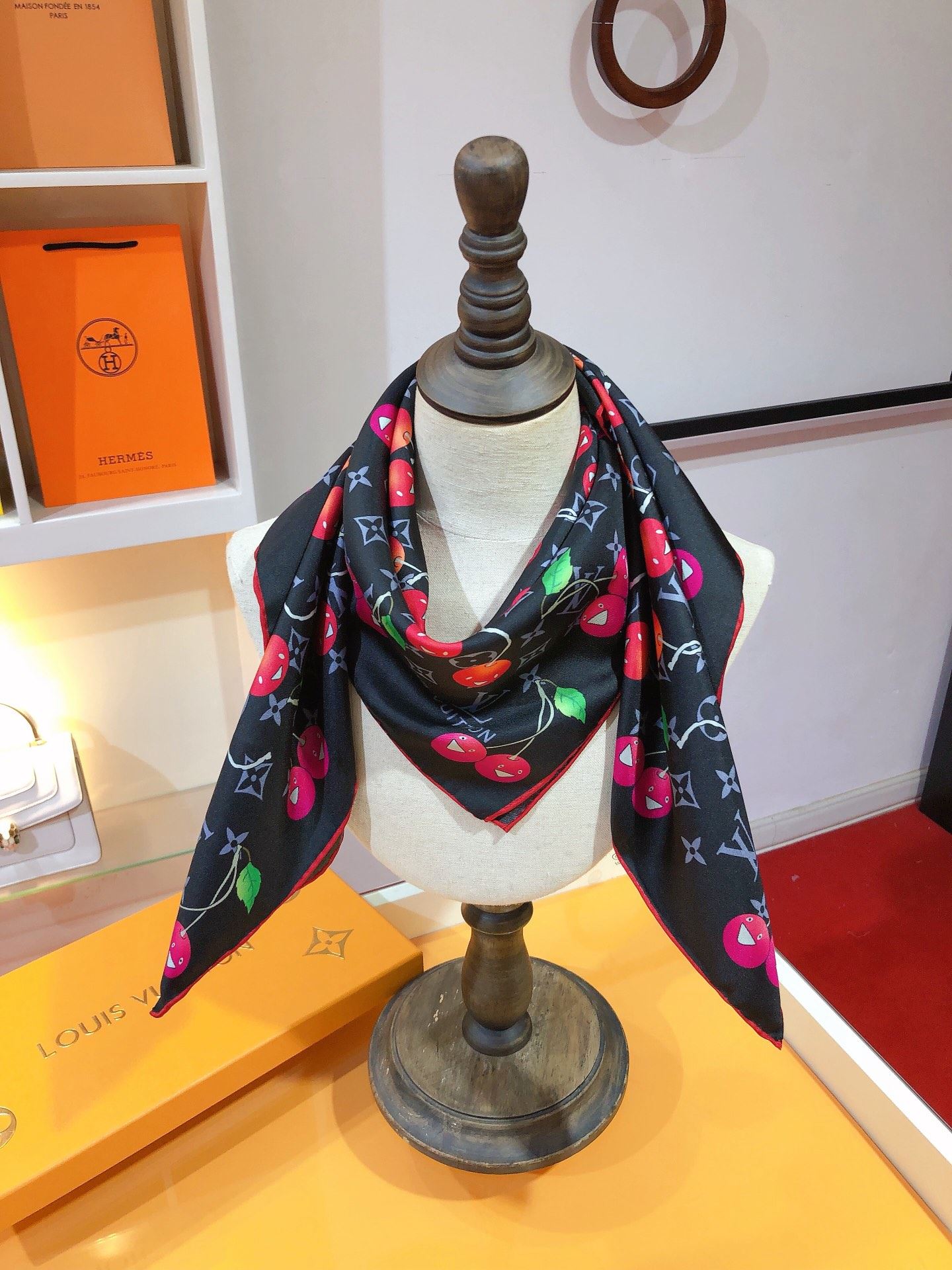 Louis Vuitton Scarf